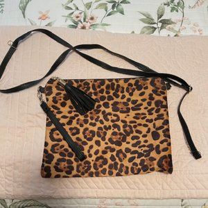 NEW LEOPARD CROSSBODY/HANDBAG/WRISTLET PURSE